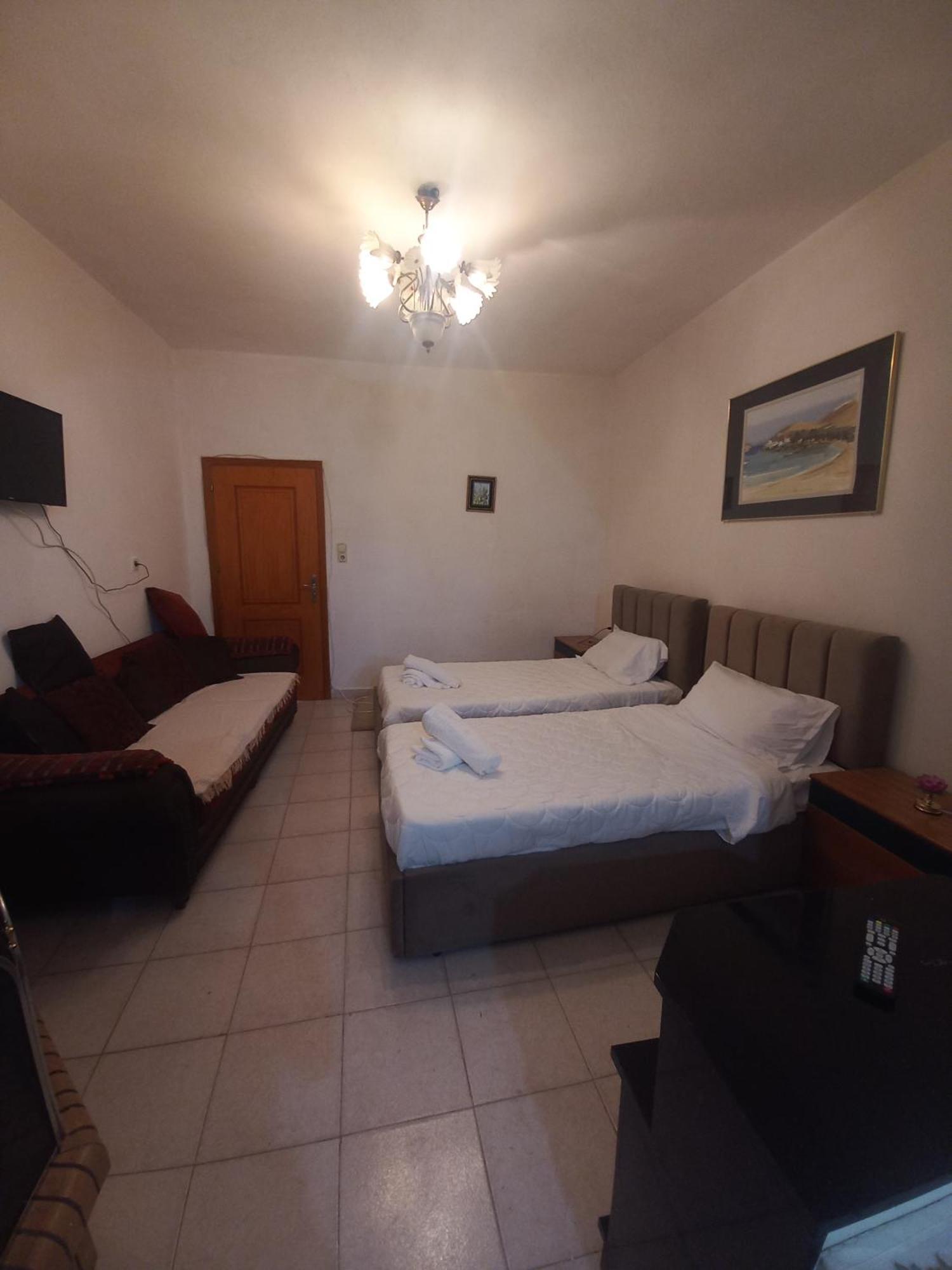 Aleko Guest House Gjirokaster Exterior photo