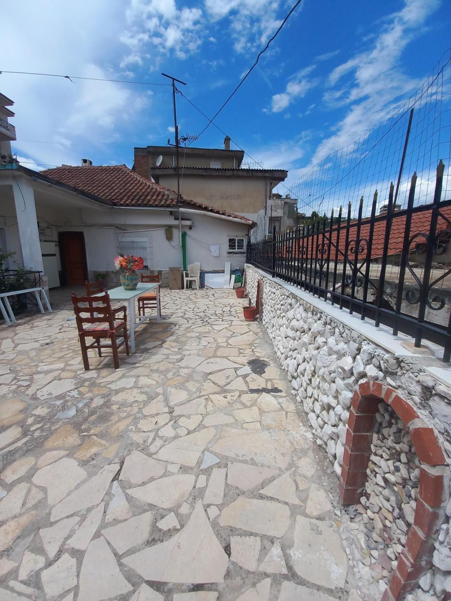 Aleko Guest House Gjirokaster Exterior photo
